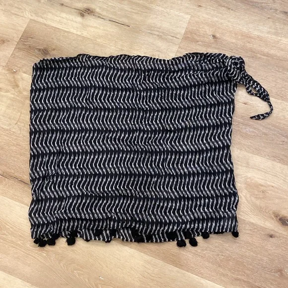 Stella & Dot Beach Black & White Sarong Scarf Large/XL - Picture 3 of 4